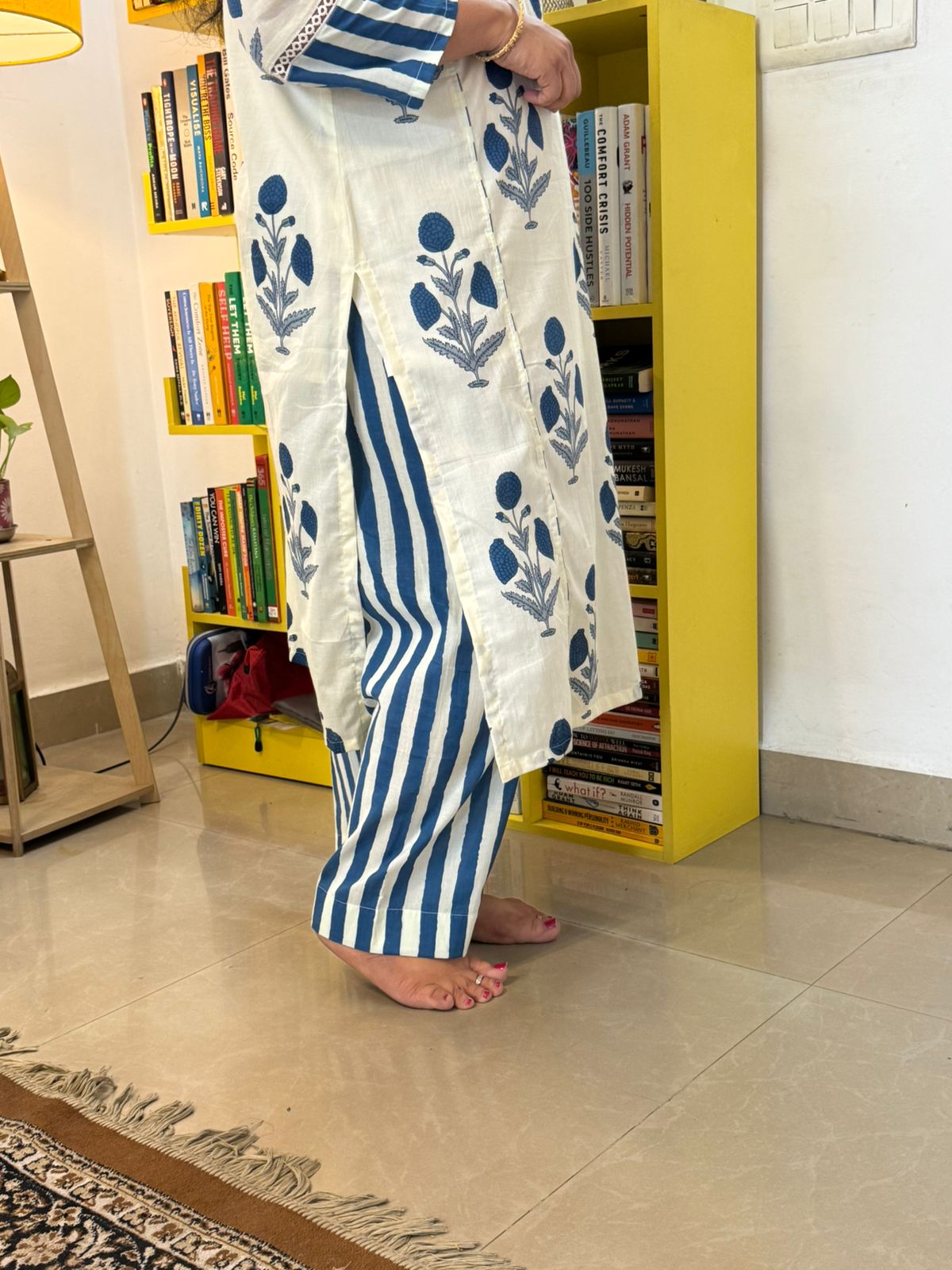 Gulzaar Off White Kurta Set