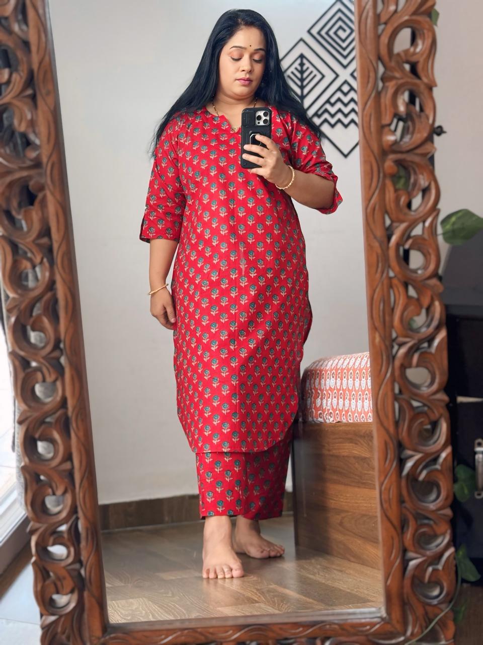 Kashni Red Printed Kurta Pant Set