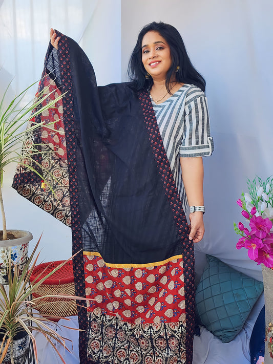 Black Dupatta